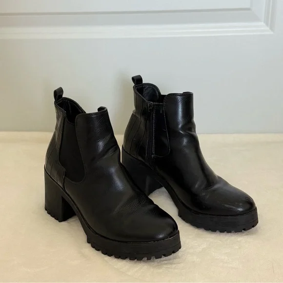 Nasty Gal Shoes Nasty Gal Black Chunky Heel Ankle Boots Size